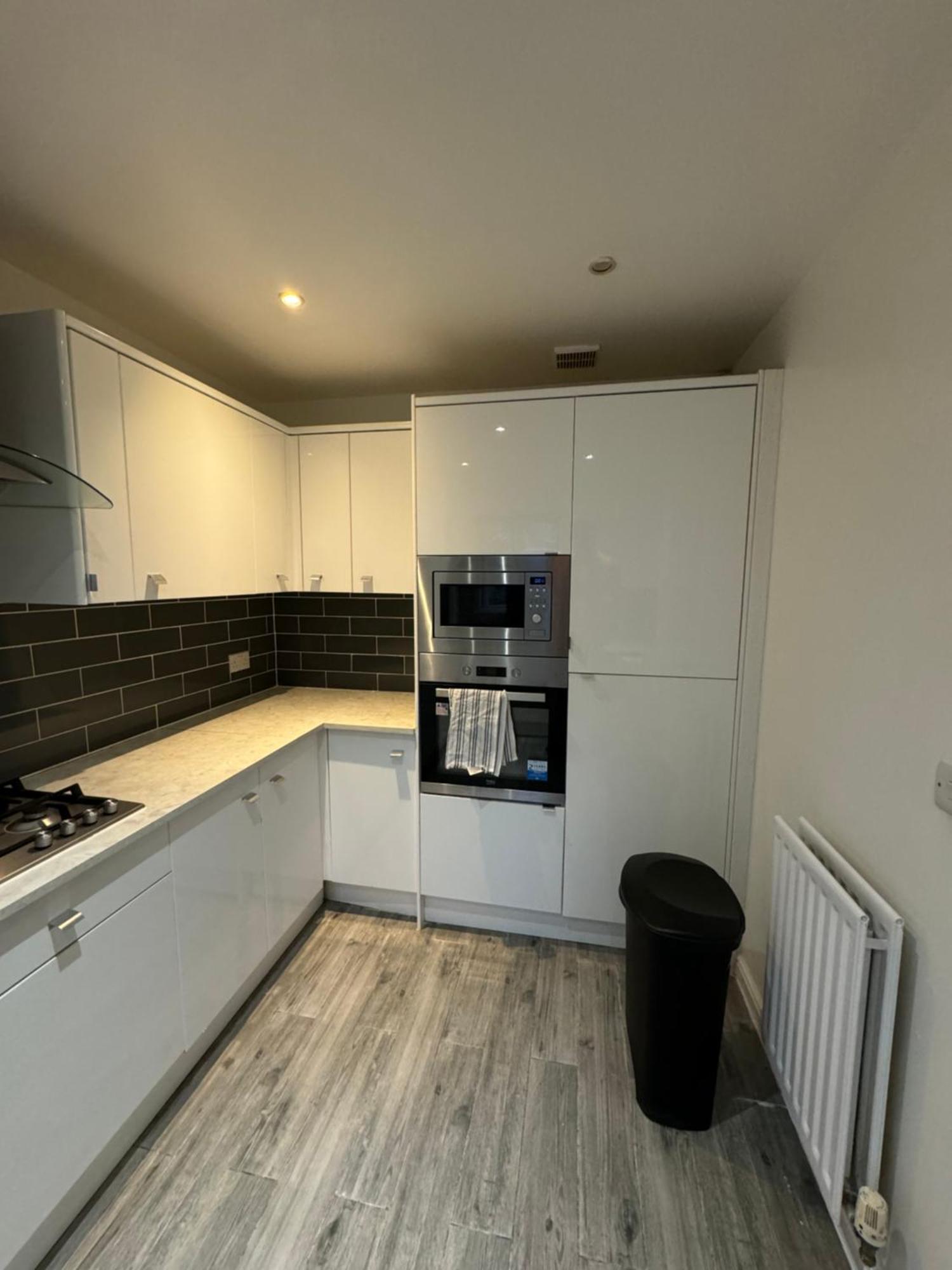 Spacious 3 Bedroom Home, With Private Driveway 5 Minutes From Excel Centre & Custom House London Eksteriør billede