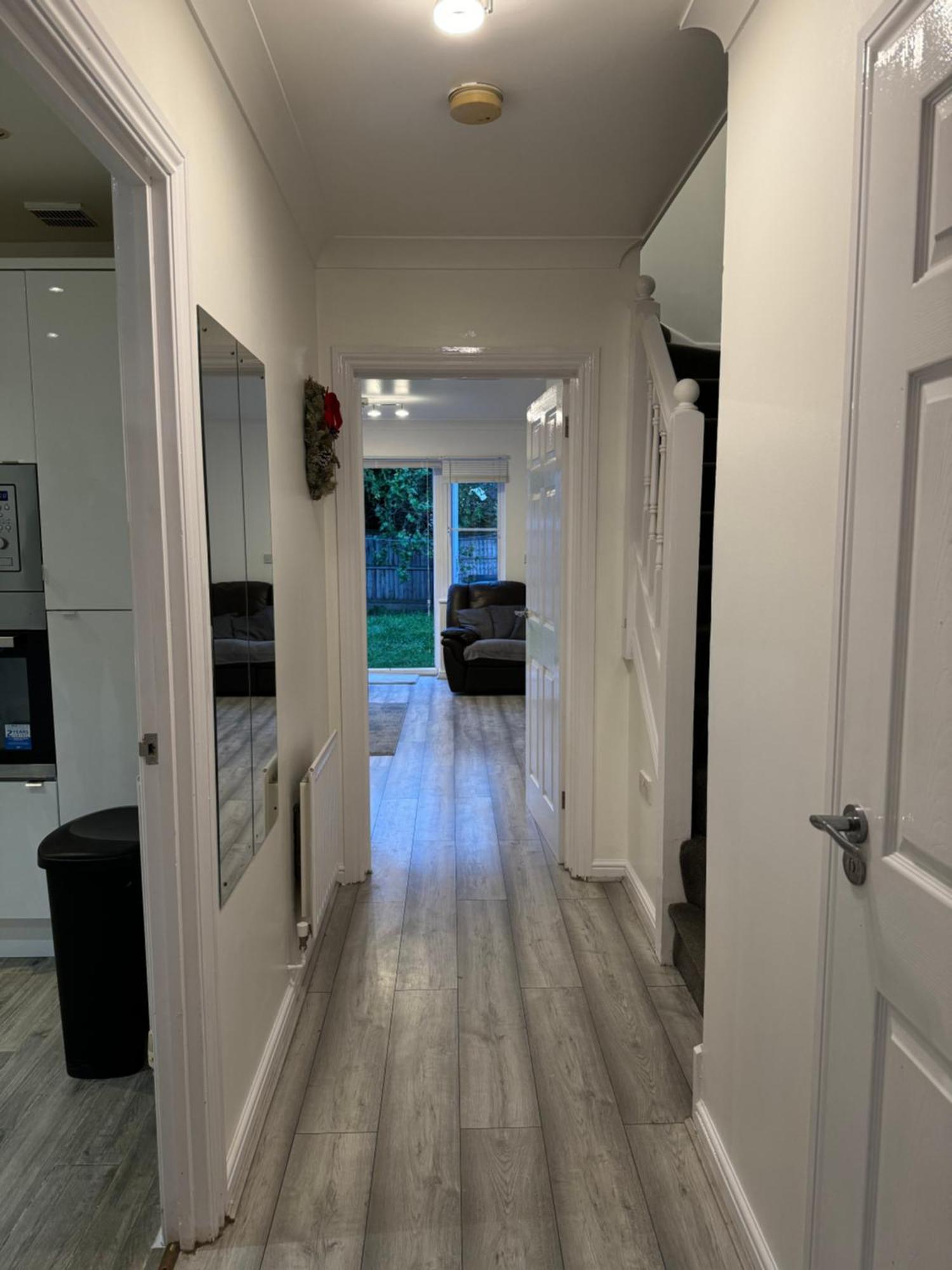 Spacious 3 Bedroom Home, With Private Driveway 5 Minutes From Excel Centre & Custom House London Eksteriør billede