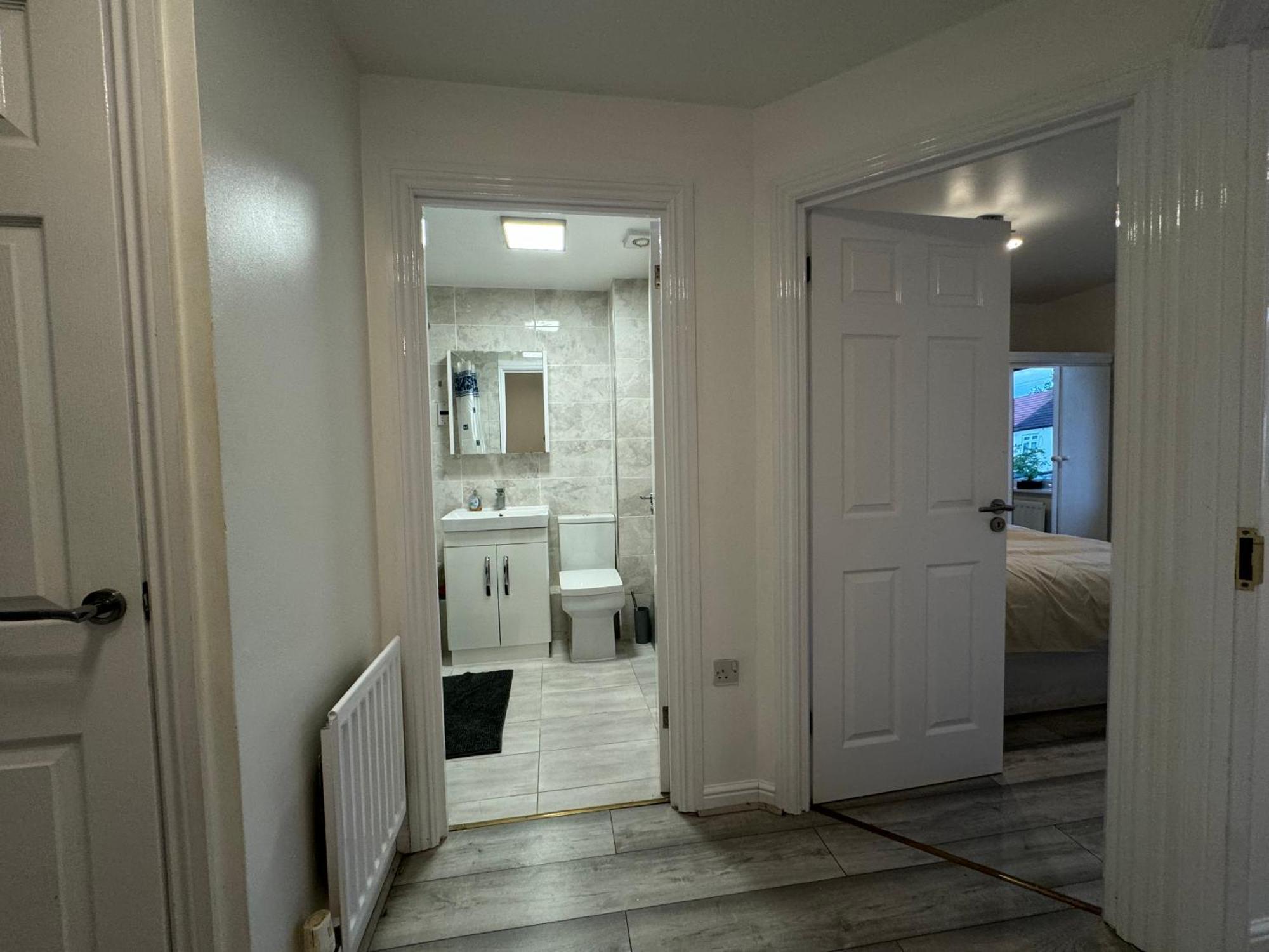 Spacious 3 Bedroom Home, With Private Driveway 5 Minutes From Excel Centre & Custom House London Eksteriør billede