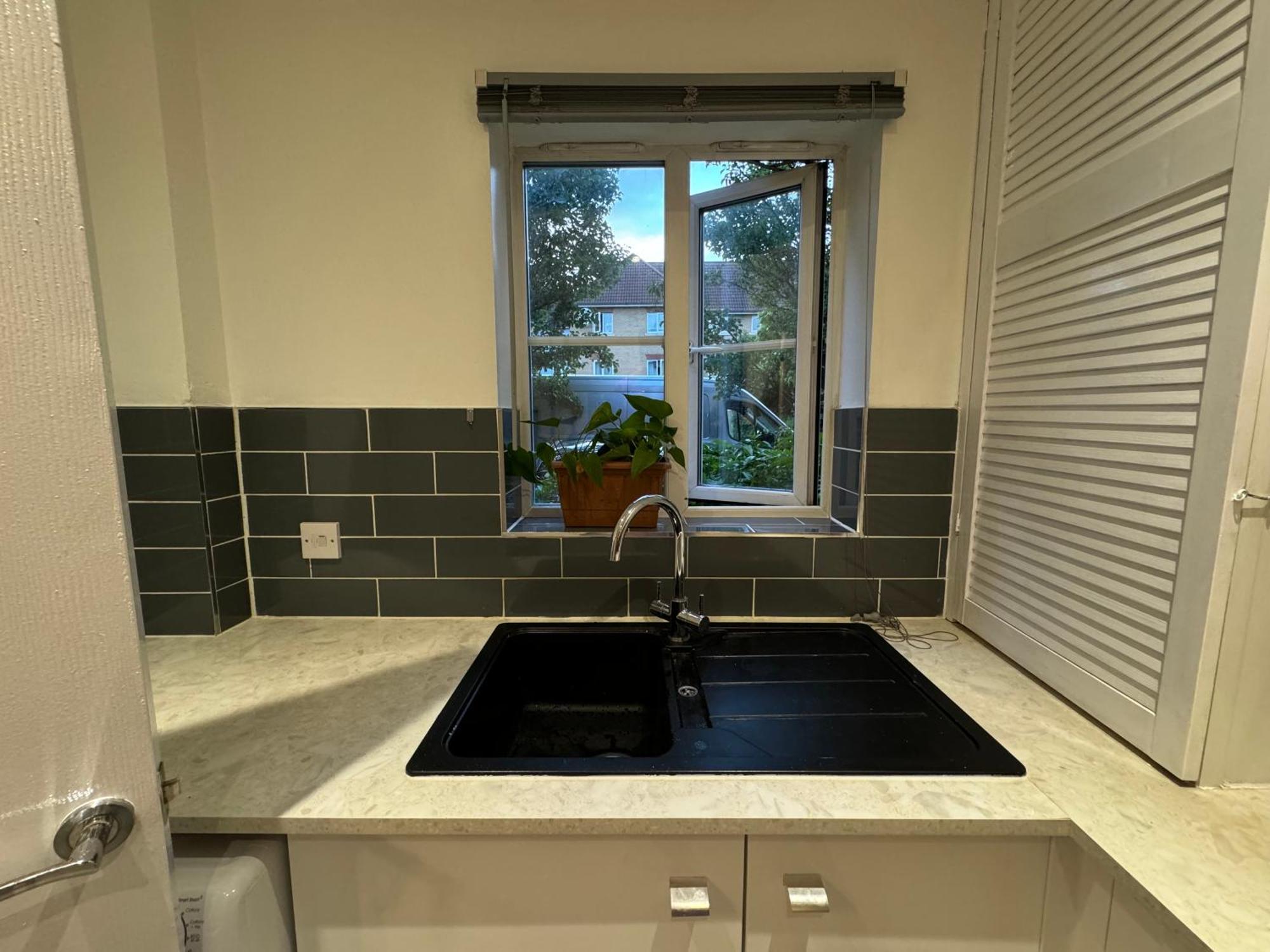 Spacious 3 Bedroom Home, With Private Driveway 5 Minutes From Excel Centre & Custom House London Eksteriør billede