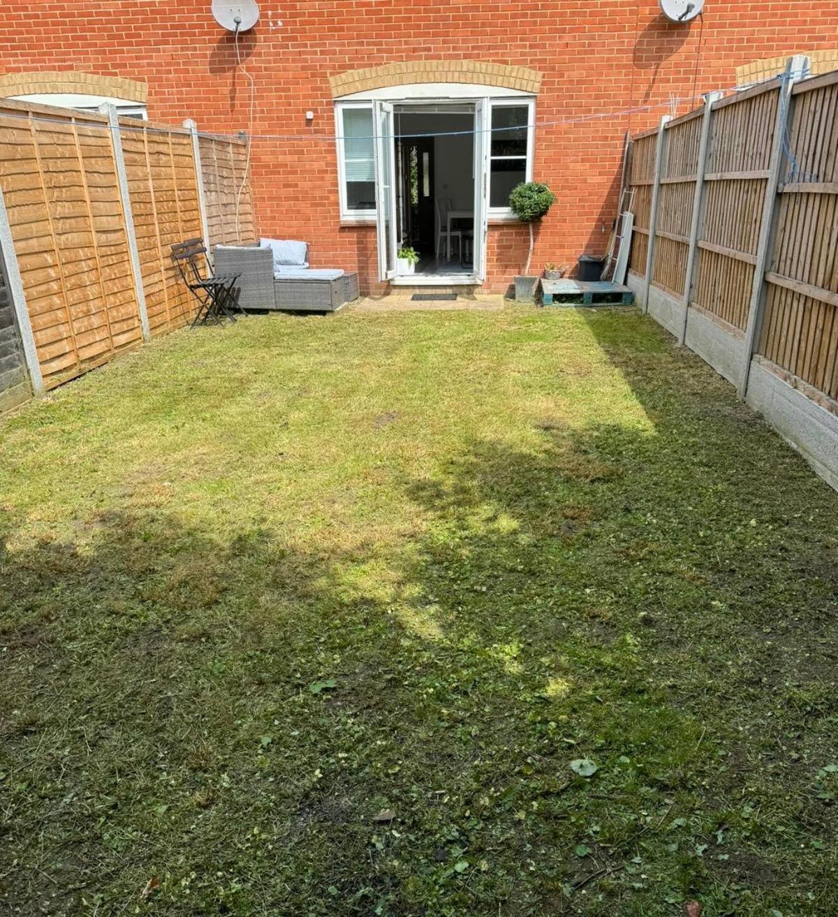 Spacious 3 Bedroom Home, With Private Driveway 5 Minutes From Excel Centre & Custom House London Eksteriør billede